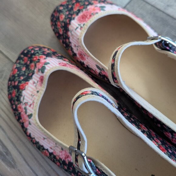 Hot Chocolate Designs Chocolaticas Women's Mary Jane Flat Shoes Rose Garden EU40 - Picture 14 of 14